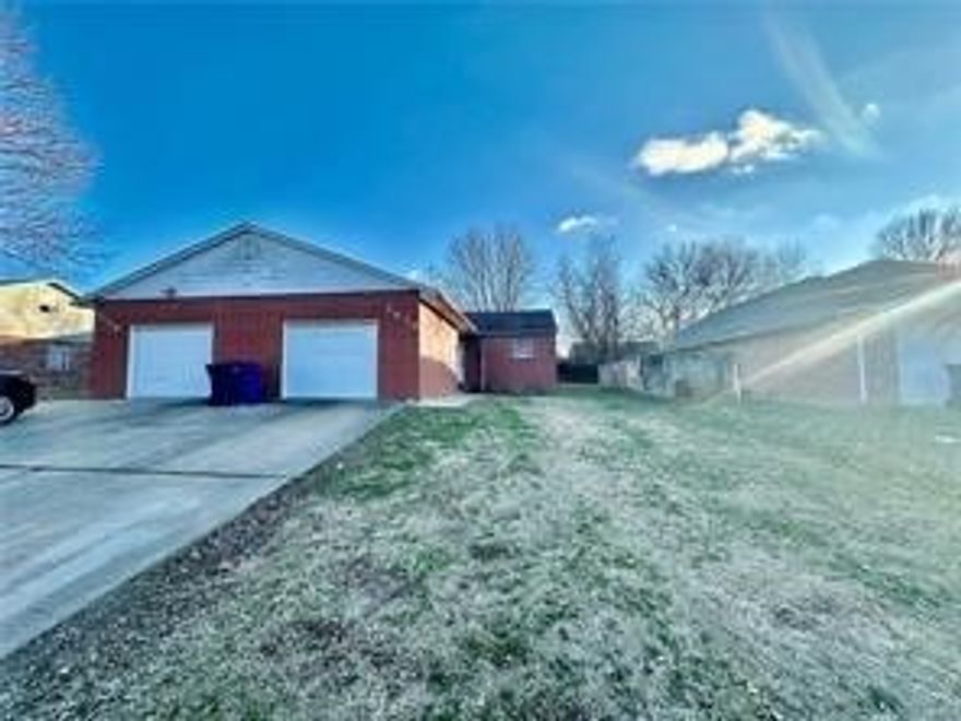 MLS DATA ENTRY ONLY - LEASE RENEWAL