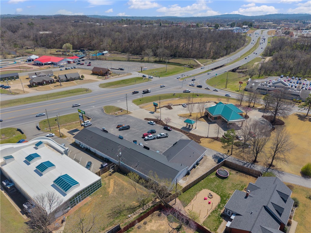 Springdale Outlots - Commercial Lease