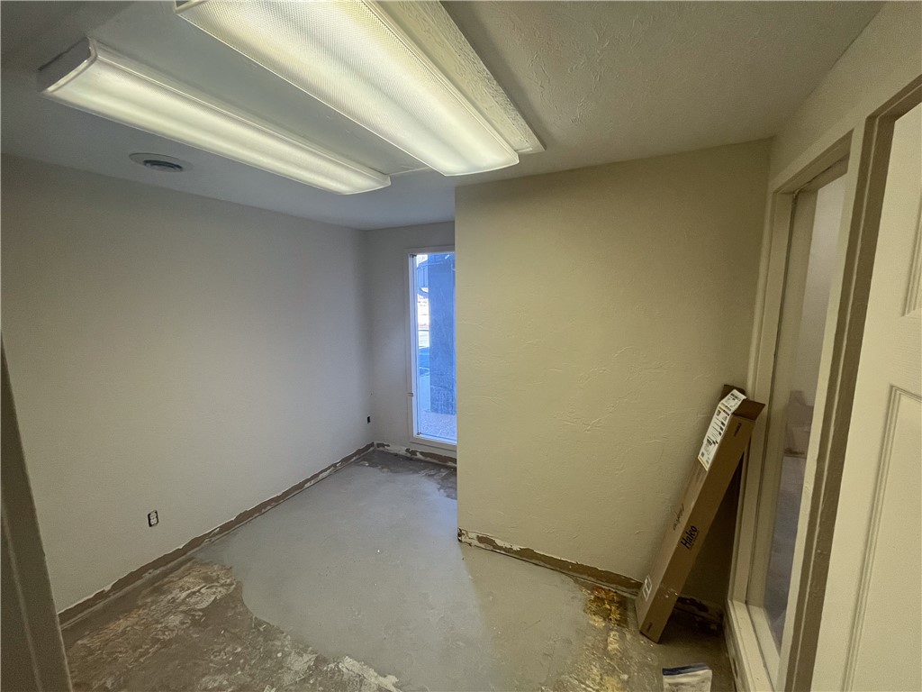 Springdale Outlots - Commercial Lease