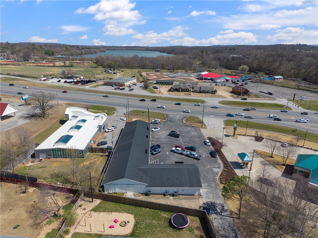Springdale Outlots - Commercial Lease
