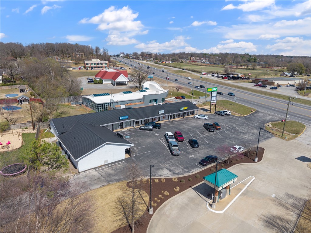 Springdale Outlots - Commercial Lease