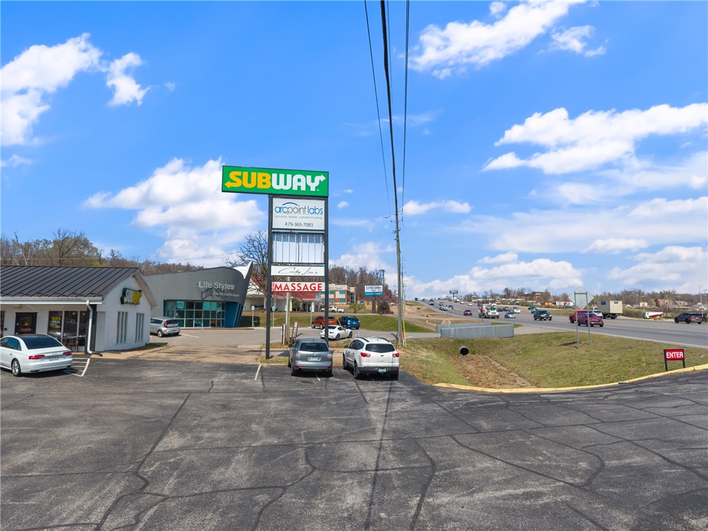 Springdale Outlots - Commercial Lease