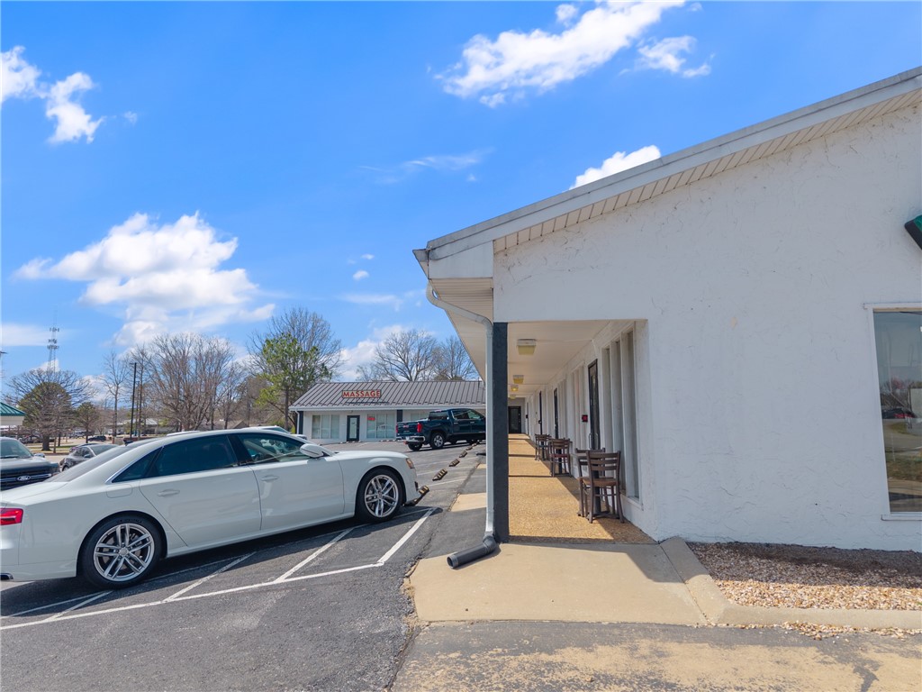 Springdale Outlots - Commercial Lease
