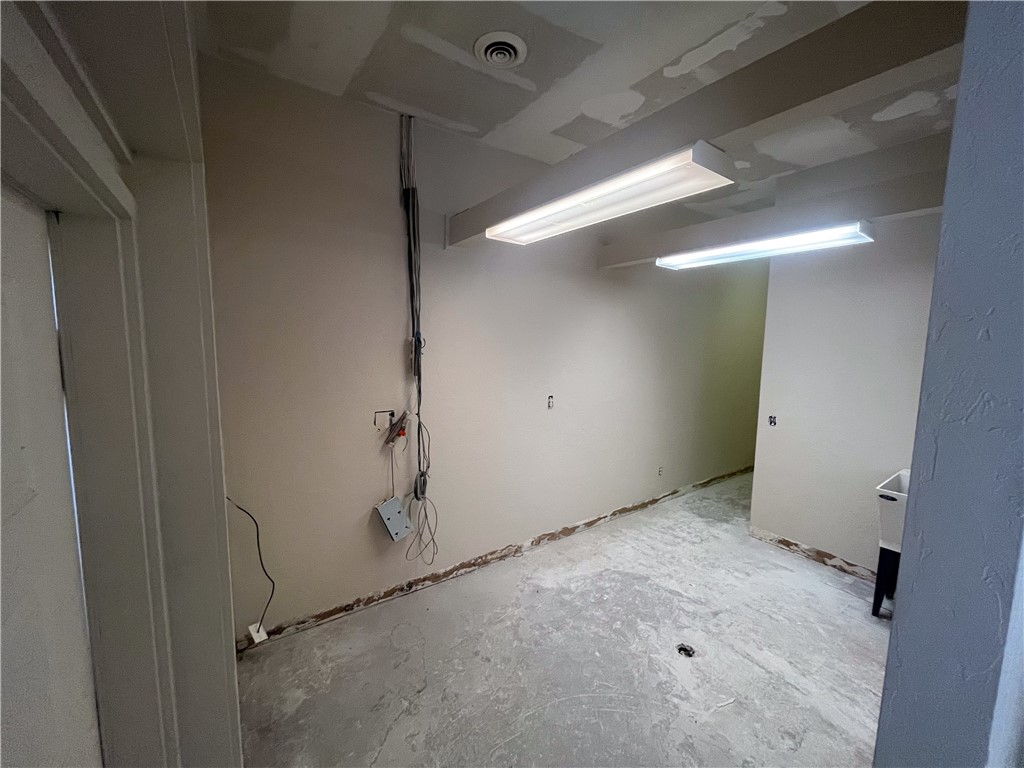 Springdale Outlots - Commercial Lease