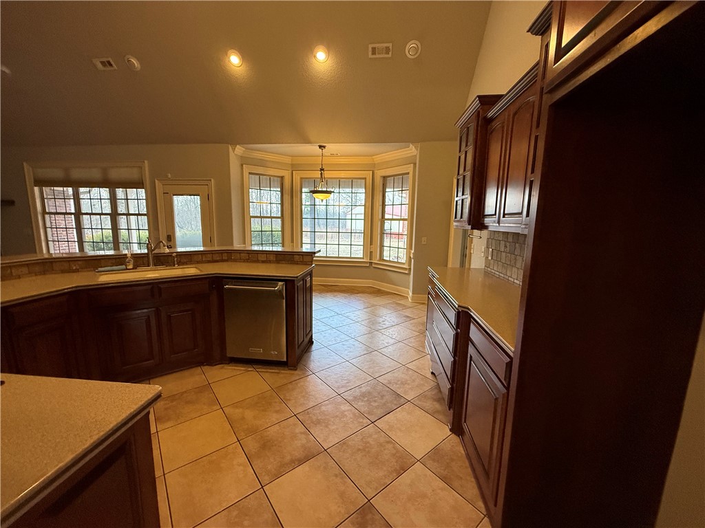 - - Residential Lease