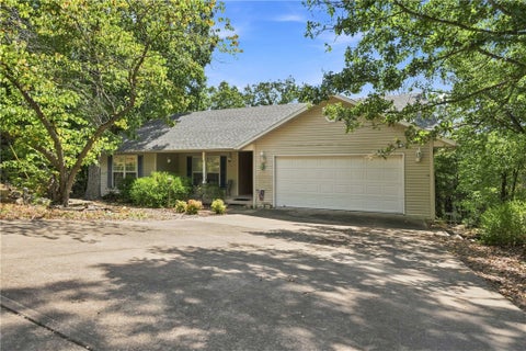 Photo of 16 Twin Peak Drive, Holiday Island, AR 72631 (MLS # 1361310)