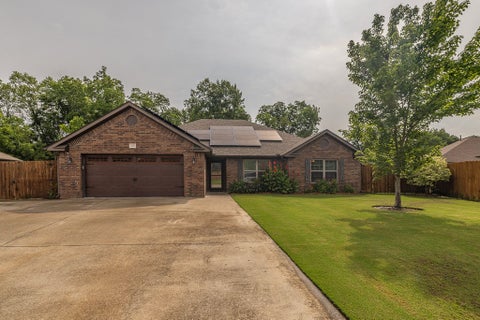 Photo of 2305 Kelly Lynn Place, Fayetteville, AR 72701 (MLS # 1353278)