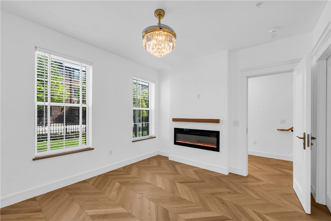 OAK ONE TOWNHOMES HORZ PROP REGIME-BENTO - Residential