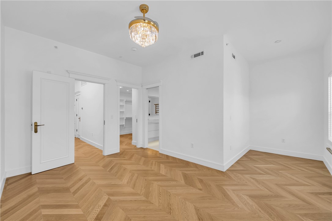 OAK ONE TOWNHOMES HORZ PROP REGIME-BENTO - Residential