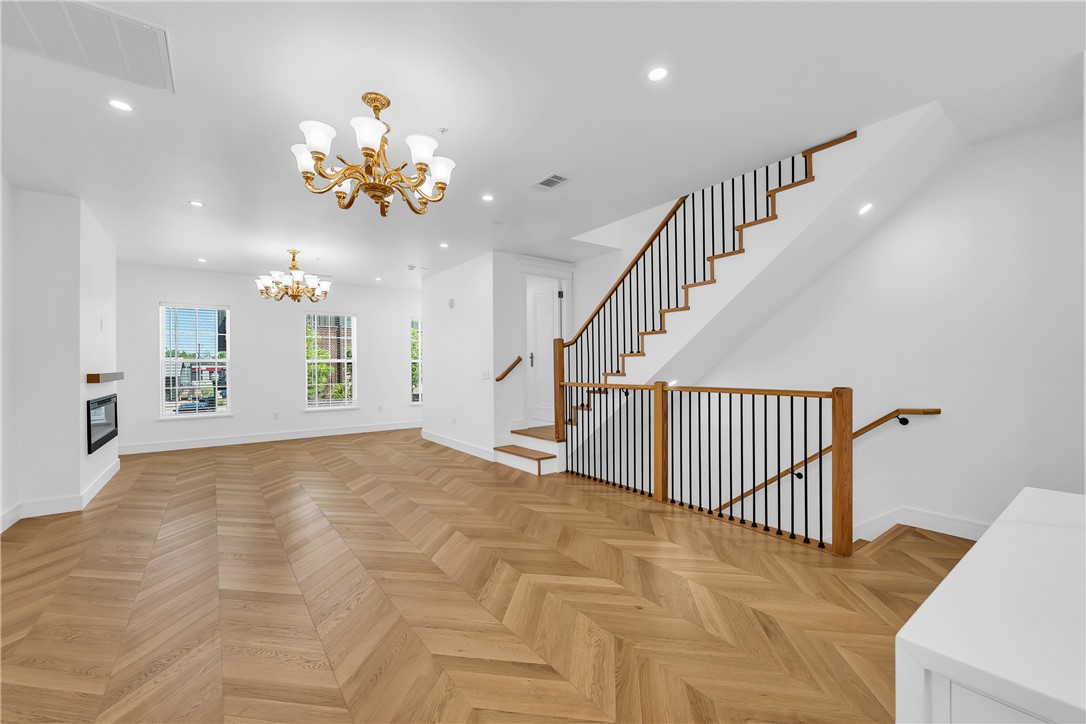 OAK ONE TOWNHOMES HORZ PROP REGIME-BENTO - Residential