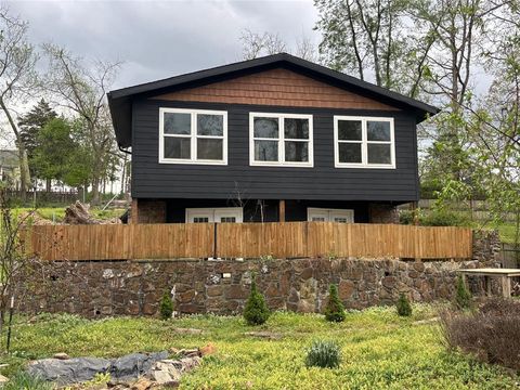 Photo of 16557 Ivy Lane, Rogers, AR 72756 (MLS # 1343362)