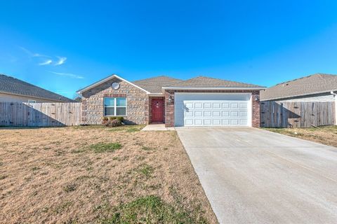Photo of 2012 E Fennec Street, Siloam Springs, AR 72761 (MLS # 1331879)