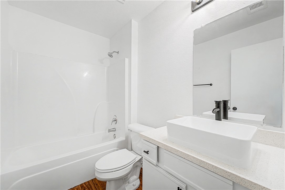 CARRIAGE SQUARE COURT HPR-BENTONVILLE - Residential