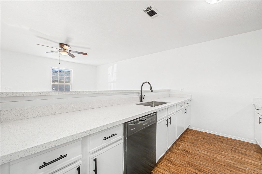 CARRIAGE SQUARE COURT HPR-BENTONVILLE - Residential