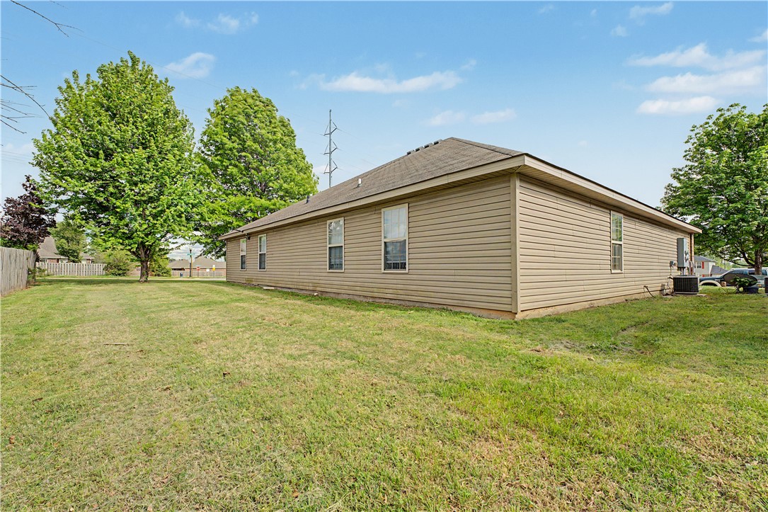 CARRIAGE SQUARE COURT HPR-BENTONVILLE - Residential