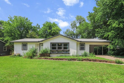 Photo of 2300 W Holly Street, Fayetteville, AR 72703 (MLS # 1360417)
