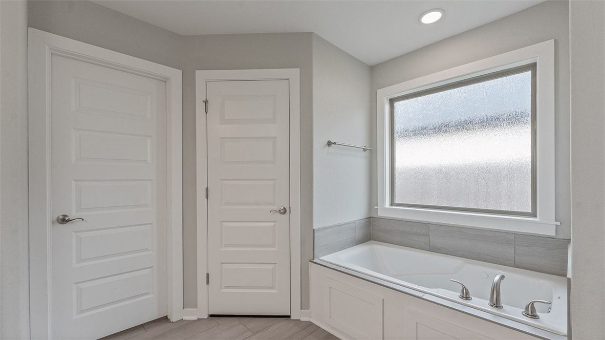 Woodridge Sub Ph Iii & Iv - Residential Lease