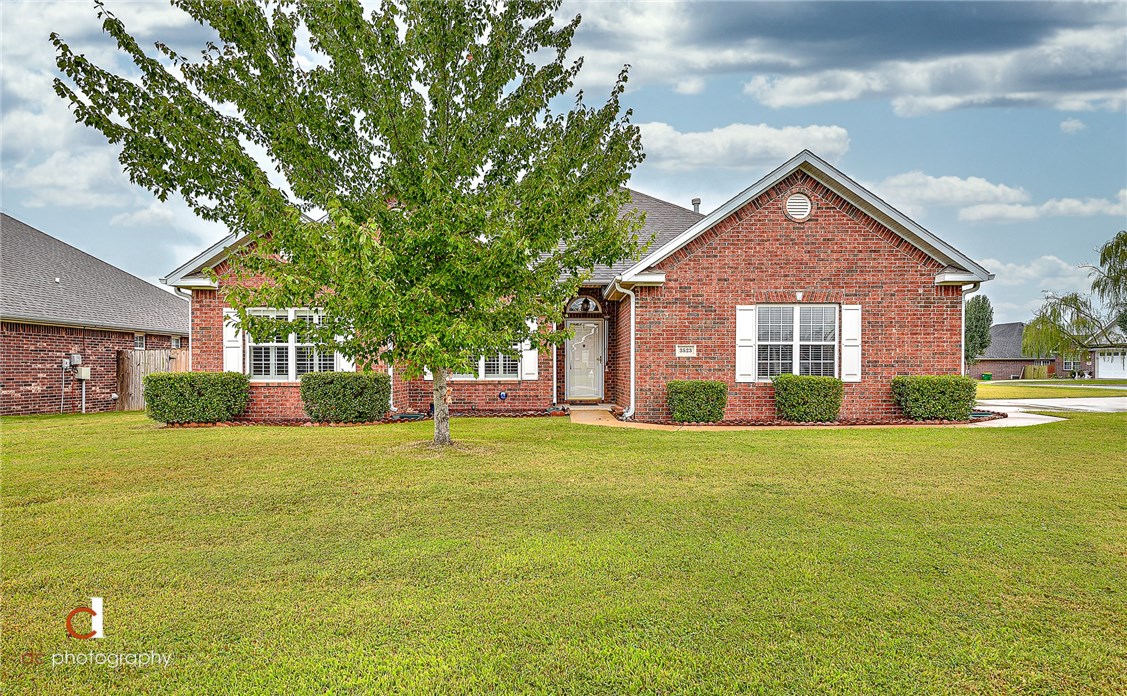 Great home on a corner lot right off John Tyson Pkwy. Enjoy the large kitchen with granite counters, plenty of custom cabinets, a large island and nice sized eating space. Wood laminate flooring throughout the public spaces. With plantation shutters throughout the home, there is a feel of classic elegance. Lovely, fenced backyard with an oversized covered, tile patio. The shed has electricity running to it.