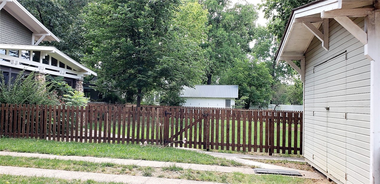 Lefors - Residential Lease