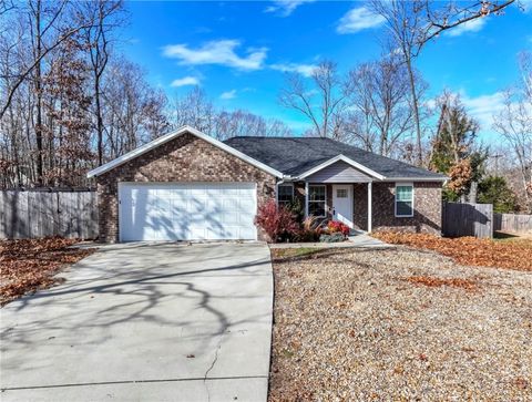 Photo of 5 Renfrew Lane, Bella Vista, AR 72715 (MLS # 1330911)
