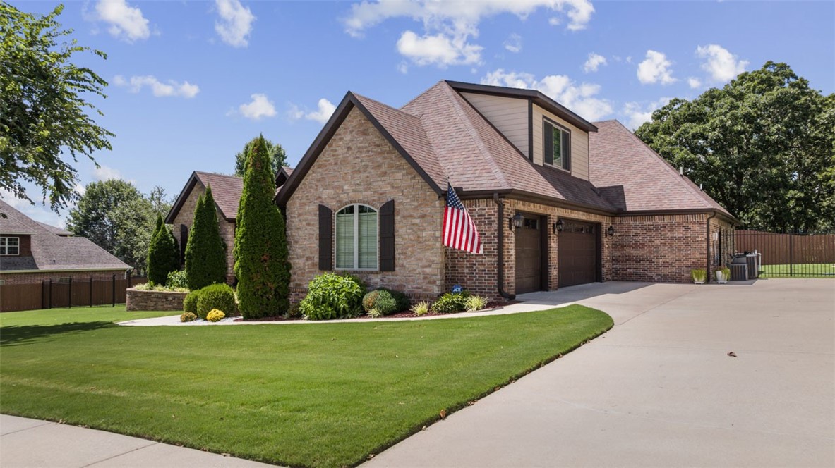 Estates At Brush Creek - Residential