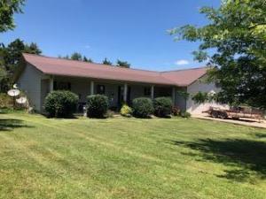 Nice country setting on paved road; Open floor plan with split bedrooms; all bedrooms have large closets; eat in kitchen with separate dining room