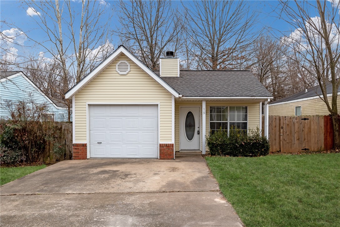 Very clean 2 bed 2 bath home on a shaded lot located in very close proximity to trails, Walmart Home Office and Downtown Bentonville. Schedule a showing soon!