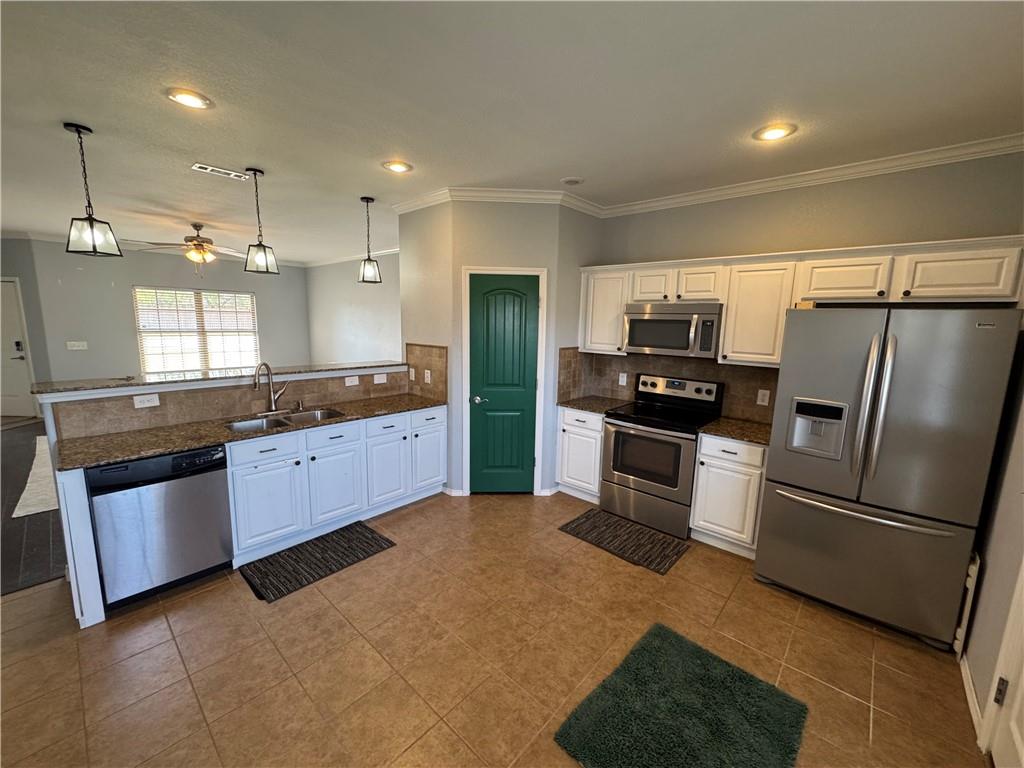 Lakewood Crossing Sub Ph 1 Rogers - Residential Lease