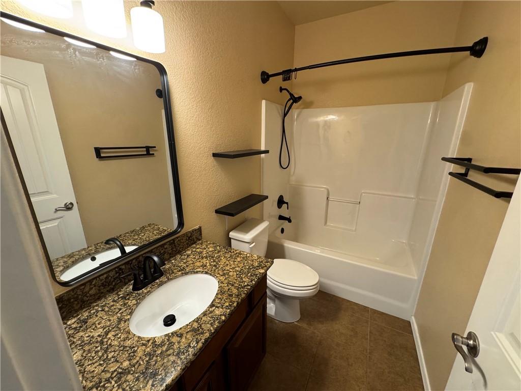 Lakewood Crossing Sub Ph 1 Rogers - Residential Lease