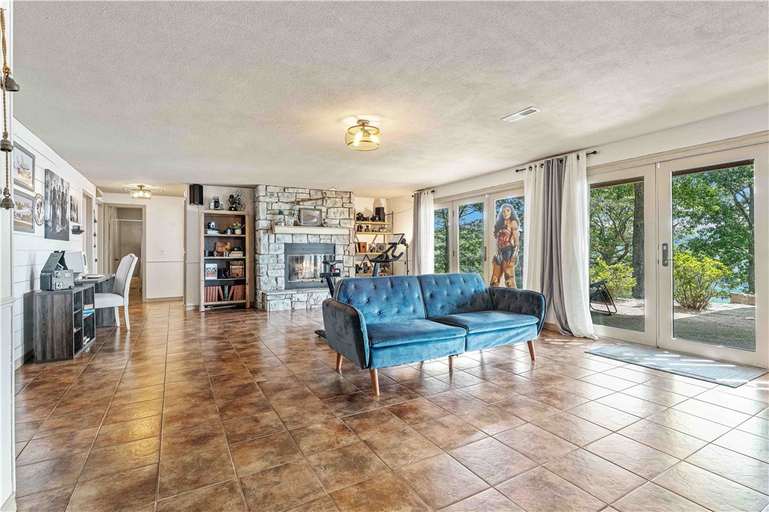 36-21-28-RURAL - Residential