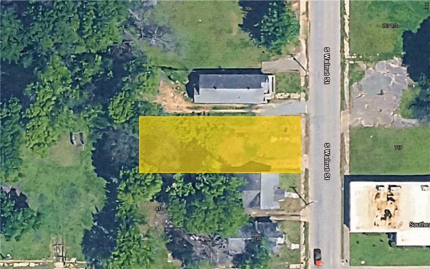 This is a .18 (+/-) acre lot that is level with a few trees in Pine Bluff. Build a new home and enjoy being minutes away from local amenities and Lake Saracen. Mobile homes not allowed in this area. Property conveys a Limited Warranty Deed. Owner financing available. Call or text for more information.
