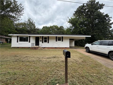 Photo of 909 RIDDELL Street, Clarksville, AR 72830 (MLS # 1357511)