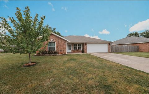 Photo of 421 N D Street, Centerton, AR 72719 (MLS # 1344073)