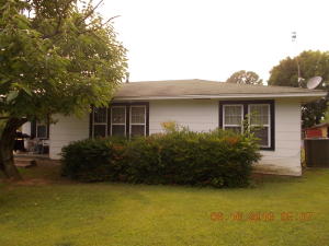 Nice rural setting on this affordable 3 bedroom 1 bath home sitting on approx. 6 acres. Extra septic tank and water hook up for RV or mobile home. New hot water heater just installed.