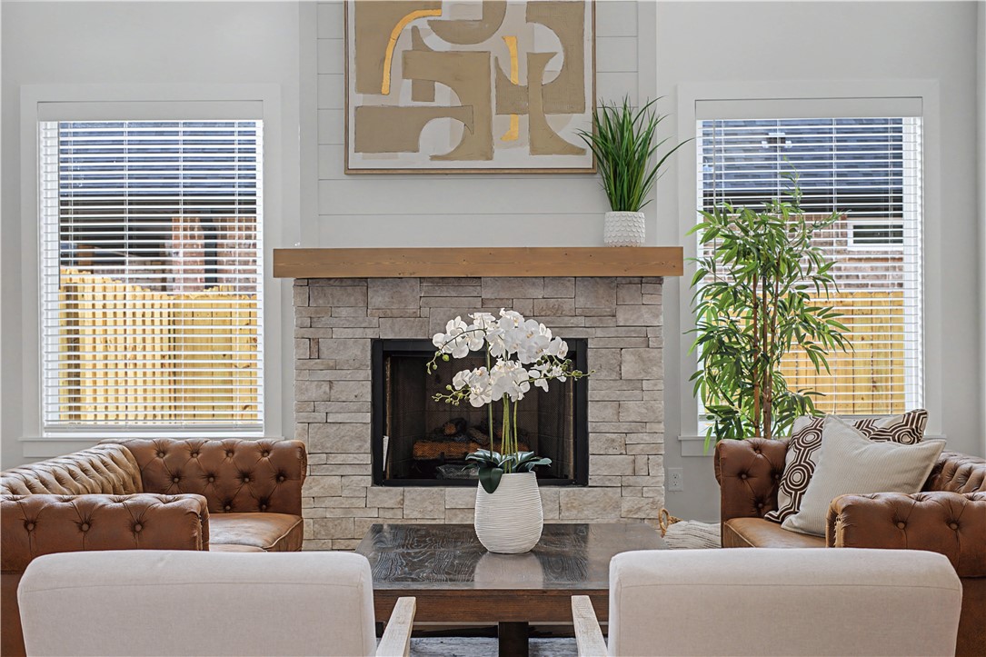 ARLINGTON SUB PH 2-PEA RIDGE - Residential