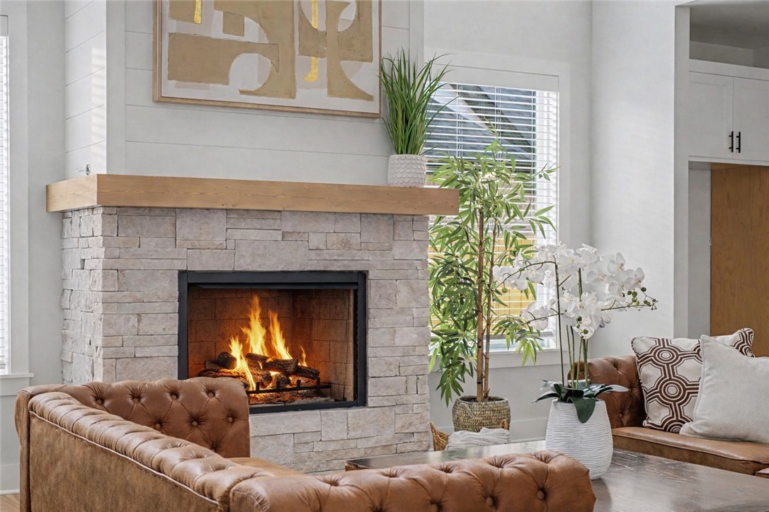 ARLINGTON SUB PH 2-PEA RIDGE - Residential