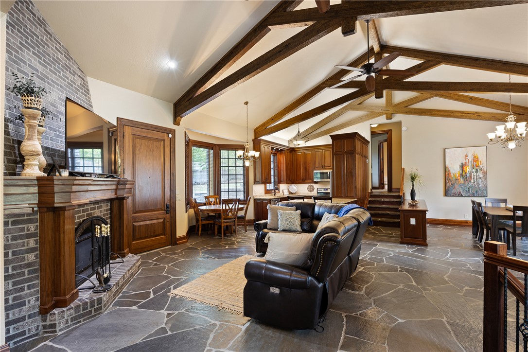 NORTHRIDGE PH III - Residential