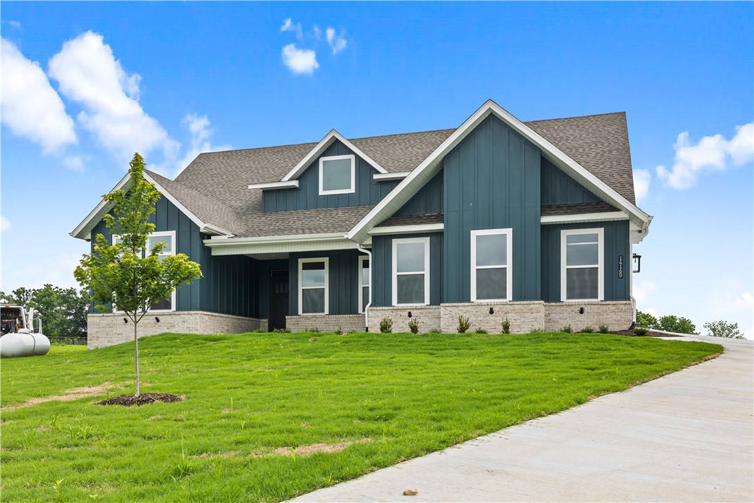 Beautiful farmhouse probuilt home in popular Pepper Hills subdivision with 1+ acre lot. This home features open concept living with large picture windows looking out into the large back yard. The large living room has vaulted ceilings, large island in kitchen making it a perfect space for entertaining. The kitchen also includes gas cooktop, separate built-in oven, pot-filler, plenty of counter and cabinet space, large pantry and additional storage off kitchen. Vaulted ceiling in owner bedroom and owner bath has a beautiful free-standing tub and separate tile shower. This beautiful home has too many features to list and is one of the best floor plans out there.
