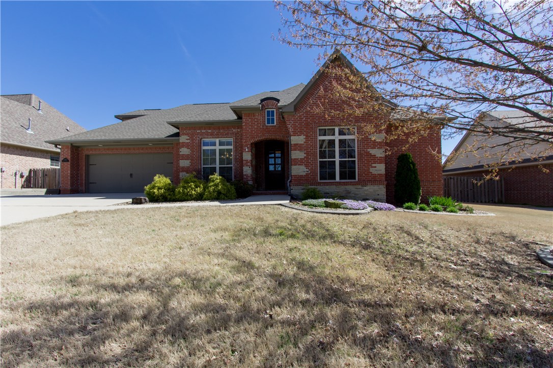 Everything you could ever want and so much more! Immaculate home that was built for entertaining! The spacious open floor plan hosts a formal dining room, a butler's pantry, a gorgeous kitchen with lots of counter space, a large sunroom and an upstairs bonus room! On the main floor there are 3 spacious guest bedrooms with their own private bath, a powder room for guests and an oversized master suite. This stunning home is move in ready!