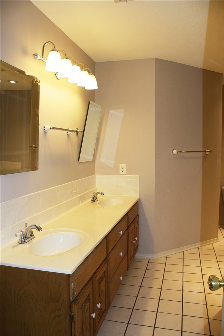 Chapman Hills Sub - Residential Lease