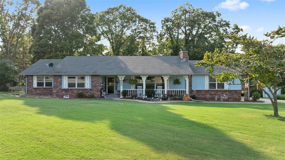 Charming 3-bedroom, 2-bath home less than 5 minutes from Prairie Creek Marina and only 10 minutes from downtown Rogers. This well-maintained property offers a comfortable layout with thoughtful updates throughout. The living area features a cozy fireplace, creating a warm and inviting space for gatherings.
Outside, enjoy an above-ground pool for summer fun, along with a storage shed that adds extra convenience. With its combination of location, updates, and amenities, this home provides both comfort and lifestyle in one package. A great opportunity to live close to the lake while staying just minutes from town.
Seller to provide buyer $5,000 towards closing cost with acceptable offer. Approved borrowers will receive a closing cost credit of 1% of the loan amount up to $5,000 on their Closing Disclosure on their loan closing with Envoy Mortgage Branch NMLS #2659248 and Branch NMLS #2579798. Buyers can combine closing cost credit from seller and lender.