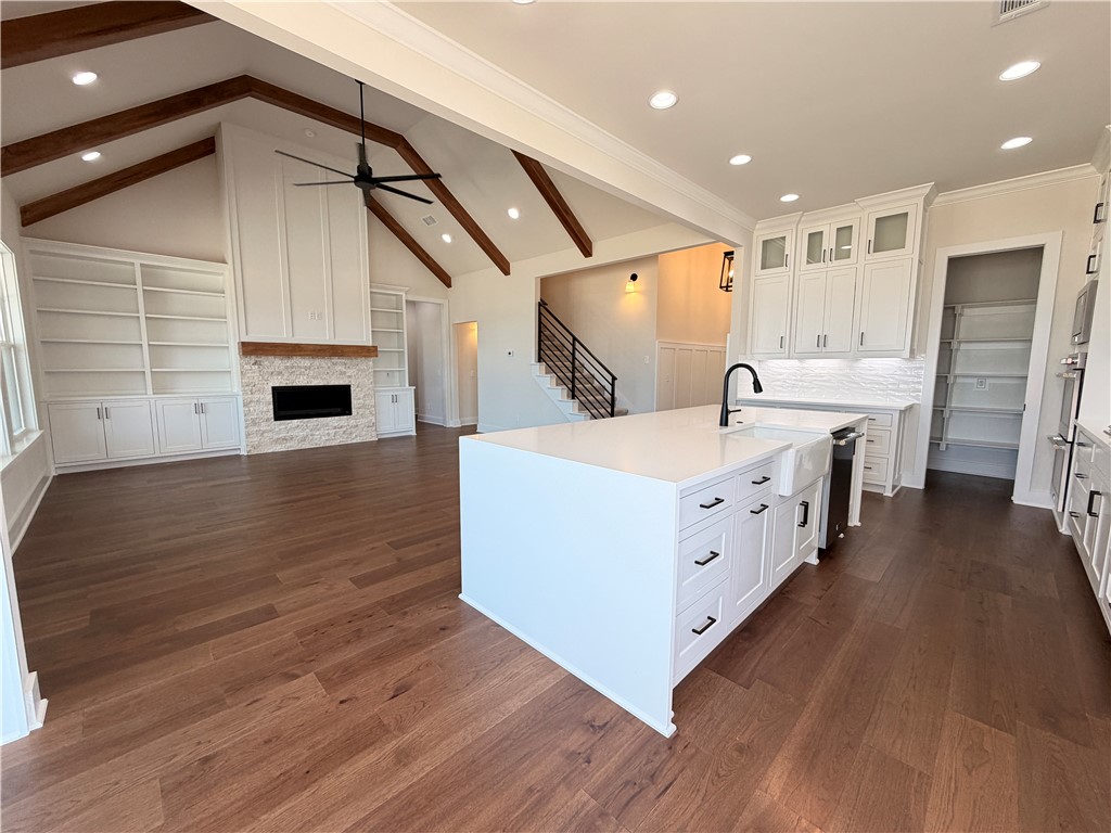 Crescent View - Residential