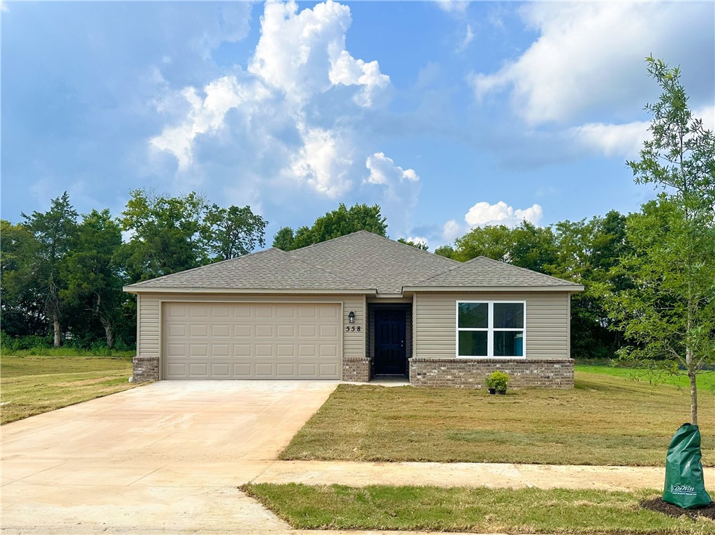 OFFERING A 4.49% FIXED INTEREST RATE ON VA, USDA,AND FHA LOANS THROUGH 9/12/24 @6:00PM OR UNTIL FUNDS RUN OUT WHEN USING PREFERRED LENDER AND TITLE COMPANY!!!!
IMMEDIATE MOVE IN!!!
The beautiful Taylor plan is packed with curb appeal with its charming covered front entry and inviting front yard landscaping. This open concept home features a split floor plan with 3 bedrooms, 2 bathrooms, a spacious master suite with his and her closets, and a marvelous kitchen fully equipped with energy-efficient appliances and a spacious laundry just off the garage. Learn more about this home today! *Photos are of similar model.