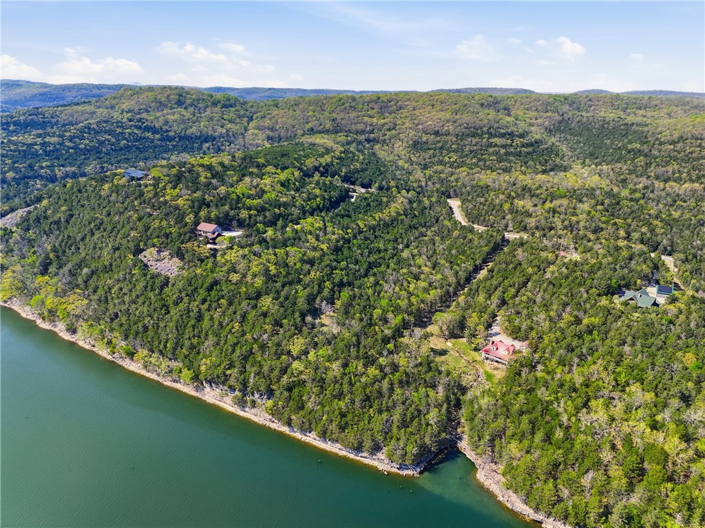 OAKS LANDING ON TABLE ROCK LAKE - Land