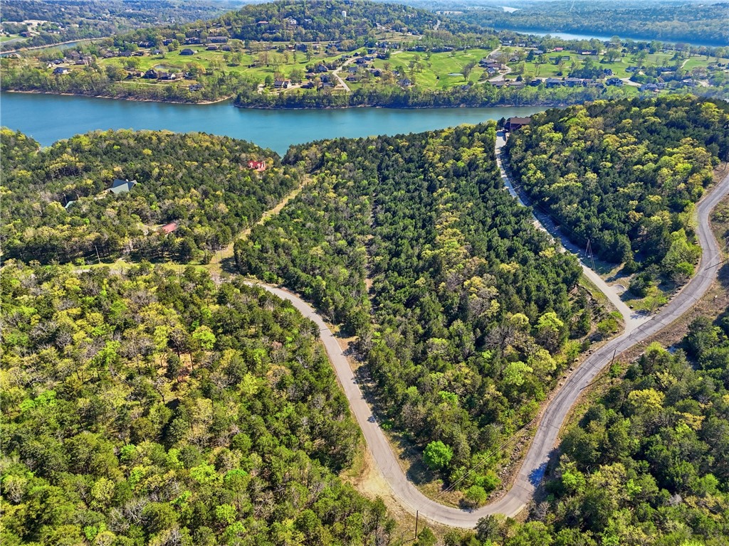 OAKS LANDING ON TABLE ROCK LAKE - Land