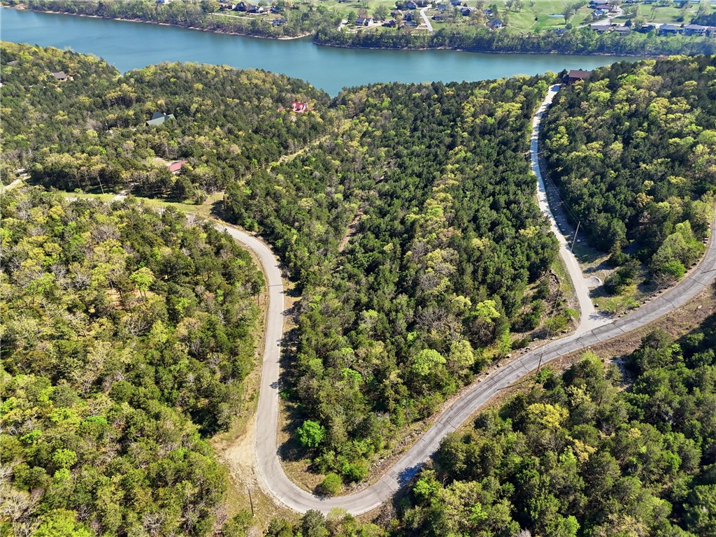 OAKS LANDING ON TABLE ROCK LAKE - Land