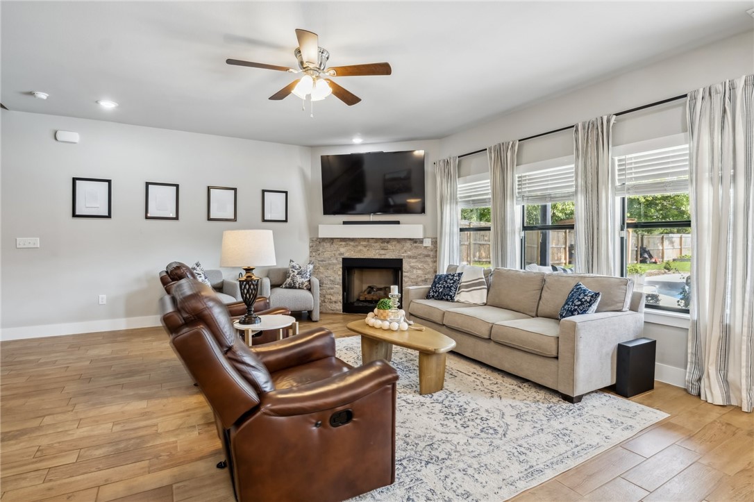 Rustic Flats Sub Gentry - Residential