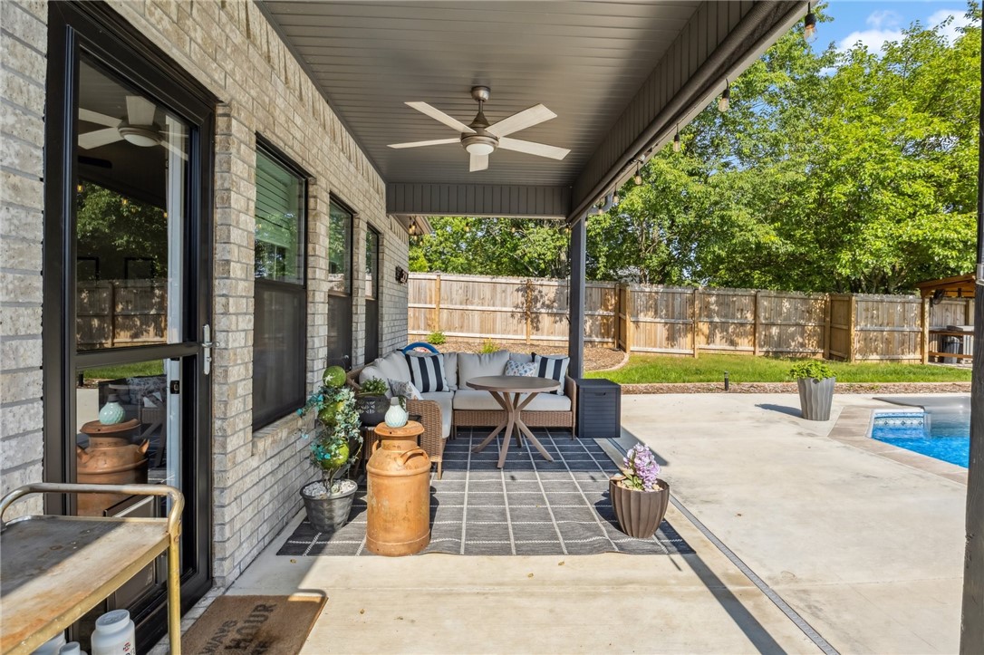 Rustic Flats Sub Gentry - Residential