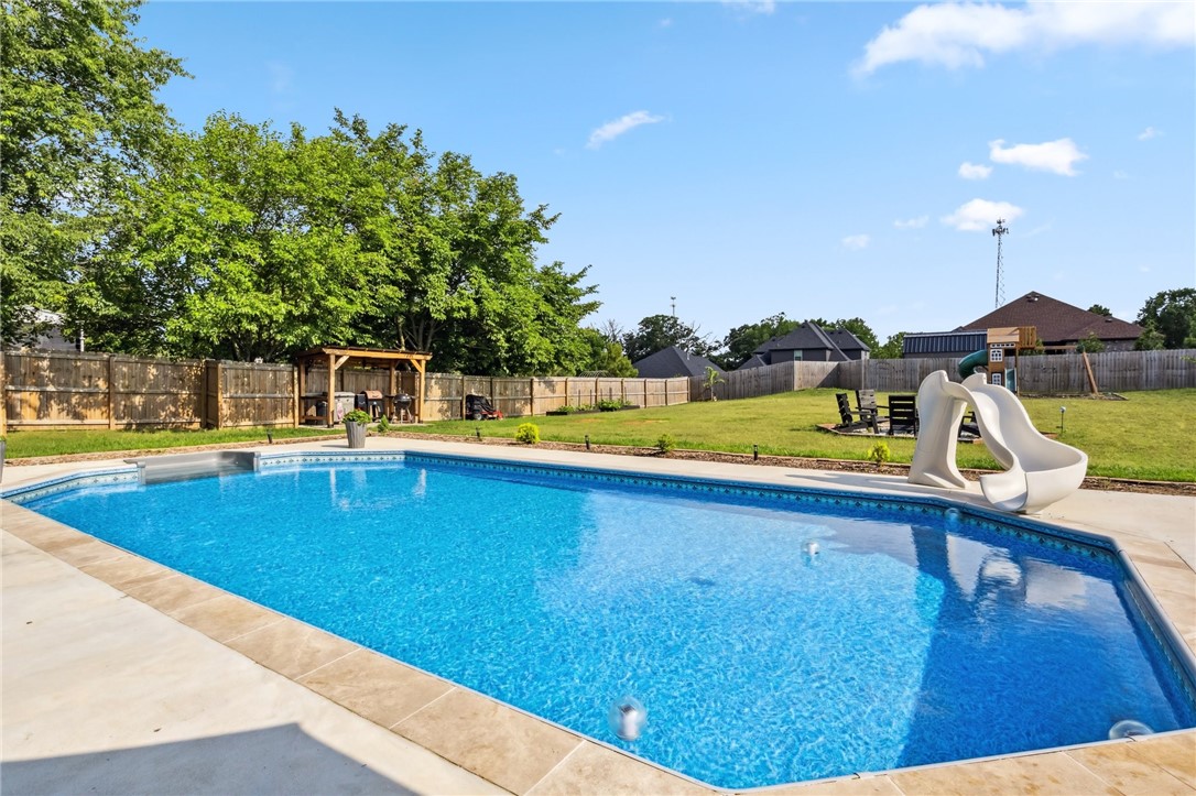 Rustic Flats Sub Gentry - Residential