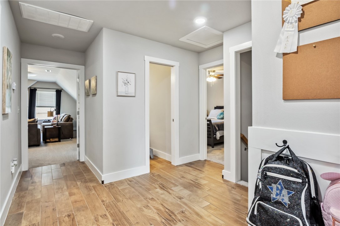 Rustic Flats Sub Gentry - Residential